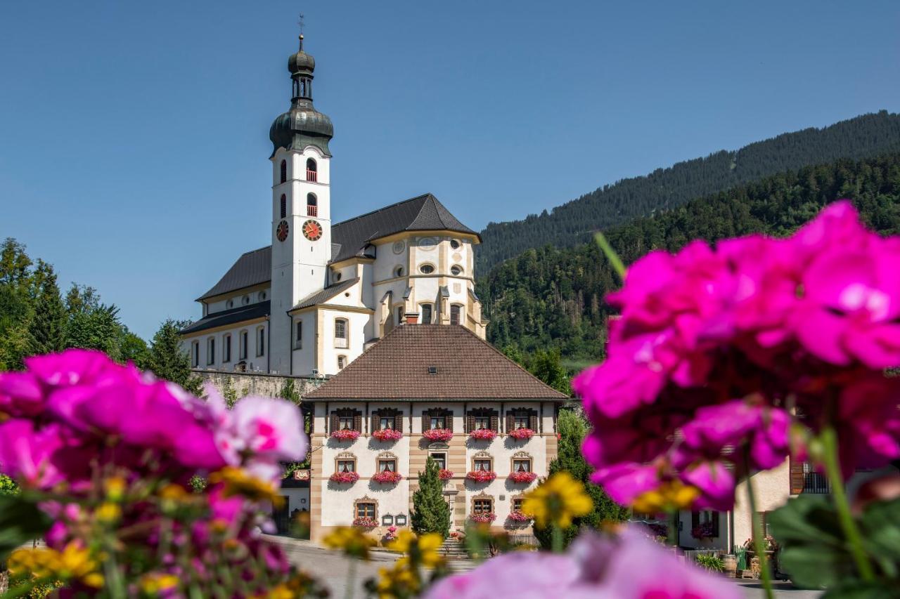 Gasthof Loewen Шрунс Экстерьер фото